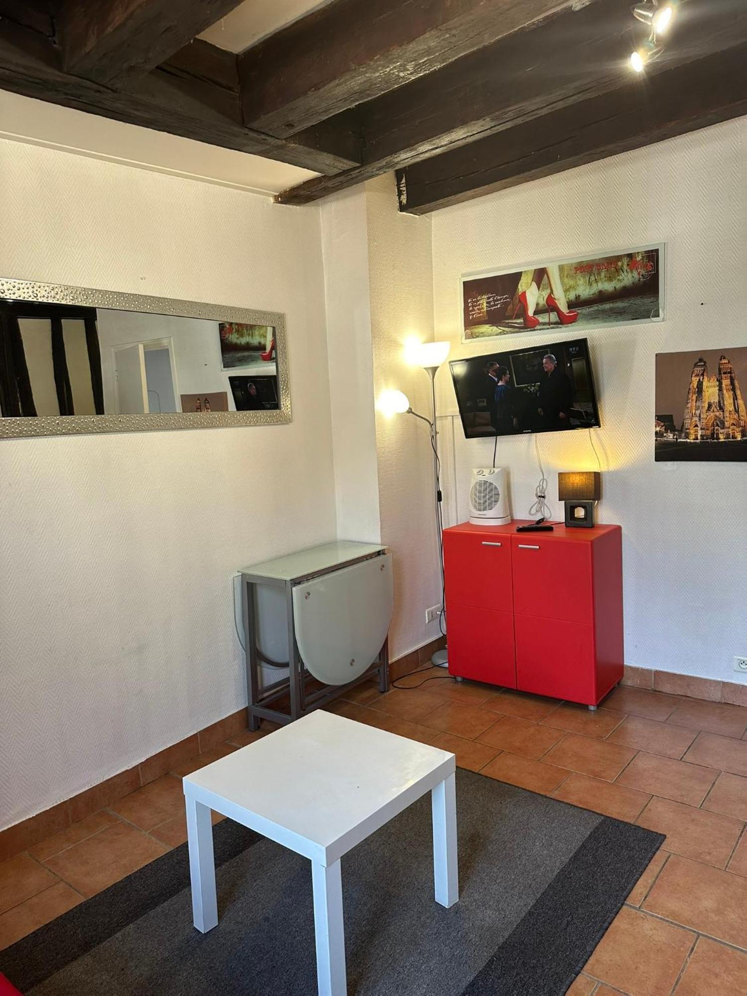 Apartment Place Plumereau De *
